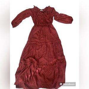 Maroon quarter length sleeve dress
